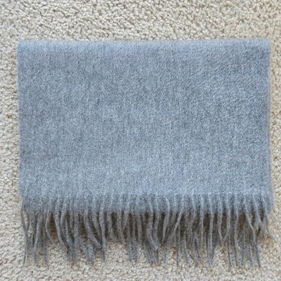 NWOT Grey Cashmere Fringed Scarf - Picture 1 of 11